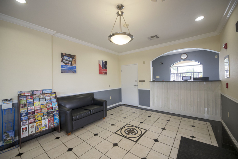 Others 5, Motel 6 Tyler, TX, Smith