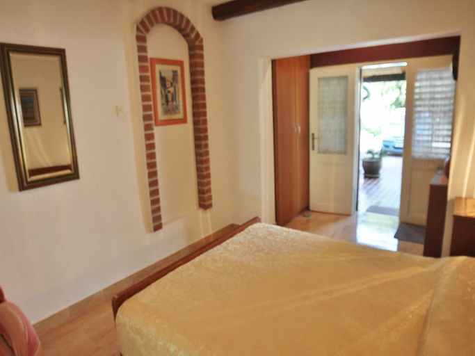 Bedroom 3, Apartments Mia, Rovinj