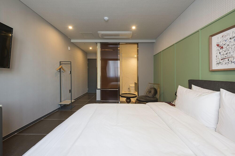 Bedroom 5, A.tique at Busan Tourist Hotel, Geumjeong