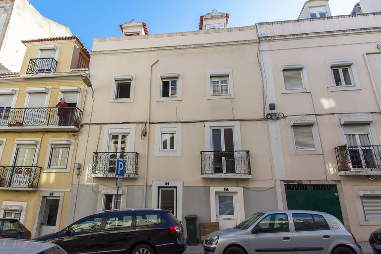 Exterior & Views, Typical Tailor Made Flat in Central Graça, Lisbon