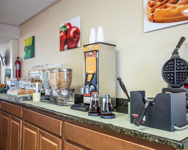 Food & Drinks 5, Quality Inn & Suites Monroe, Union
