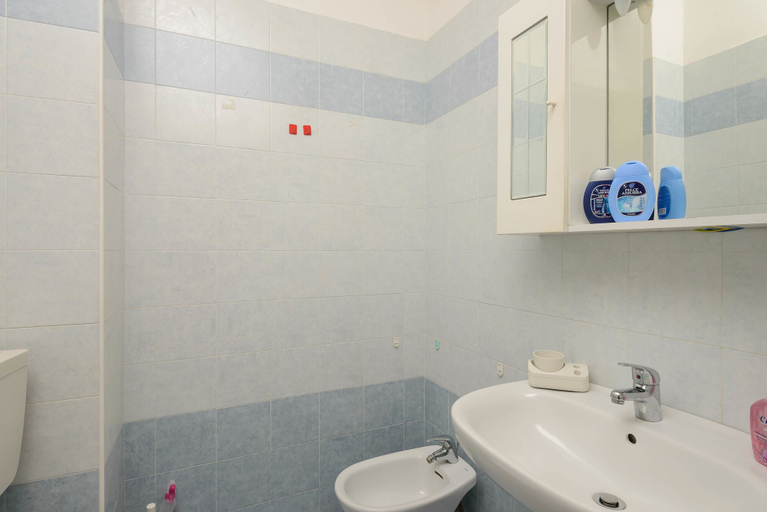 Bathroom sink 3, Appartamenti Venus, Udine