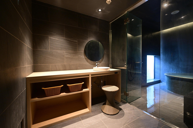 Bathroom 4, Urakusatsu Tou, Kusatsu