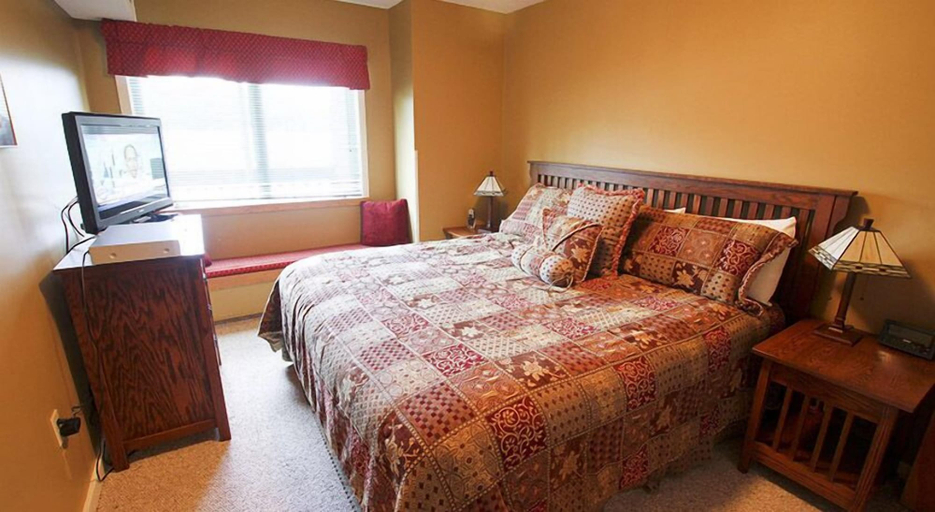 Bedroom 2, Okemo Mountain Lodging  by Vail Resorts, Windsor