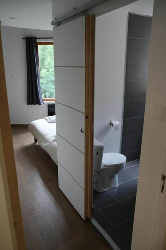 Bathroom 5, Hôtel Restaurant du Pêcheur, Haute-Loire