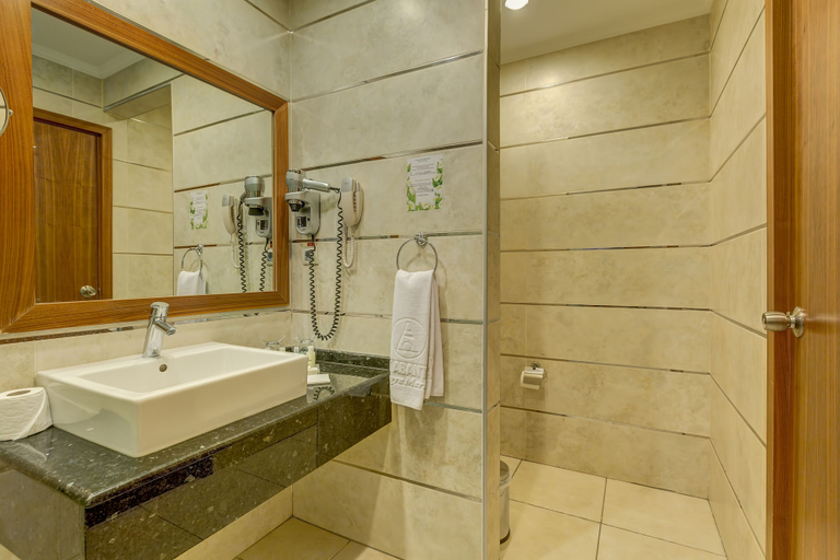 Bathroom 5, Büyük Abant Oteli, Mudurnu