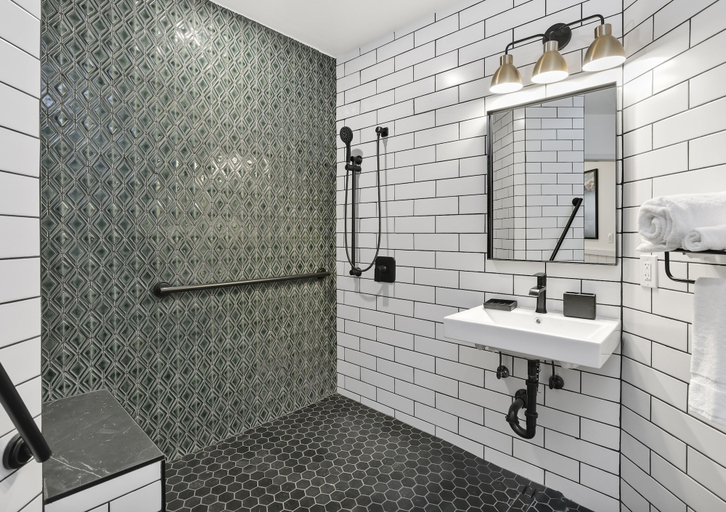 Bathroom 4, The Creekstone, Riverside