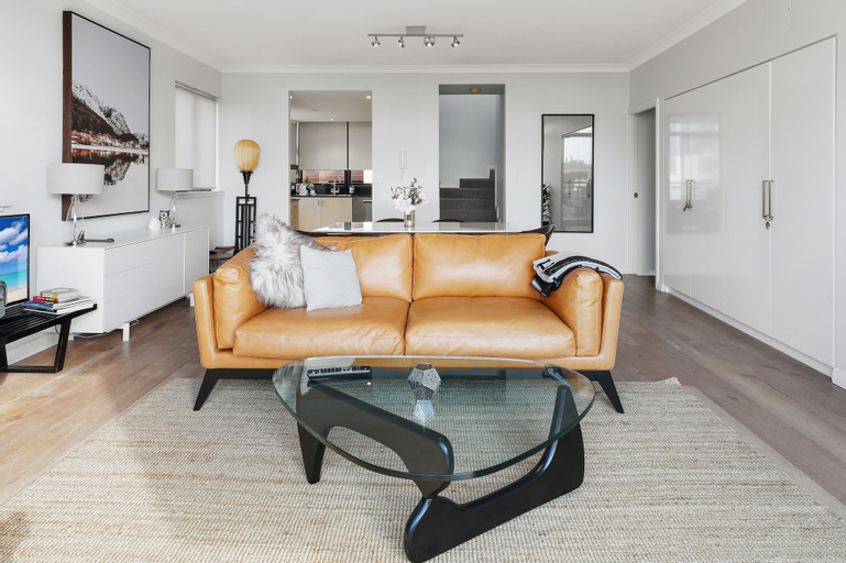 Others 5, Darling Harbour Penthouse Views & Hot Tub, Sydney