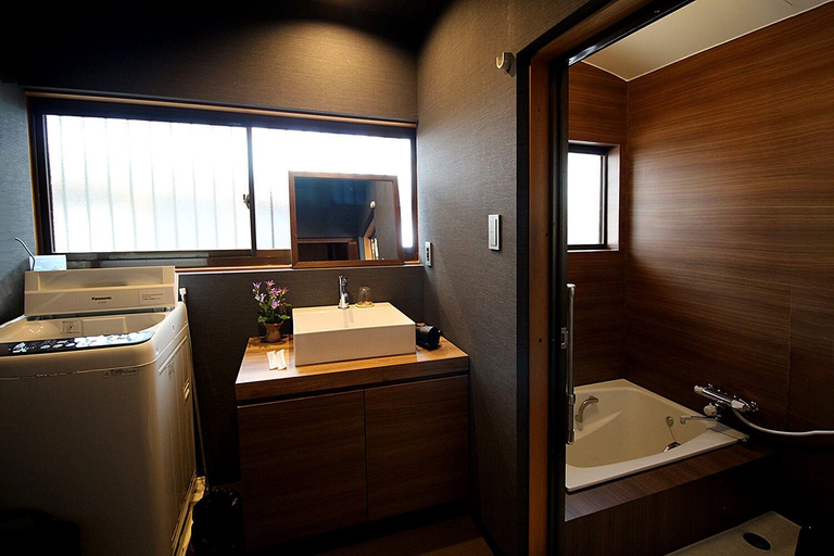 Bathroom 3, Hoshi to Kaze no Niwa, Kamikawa