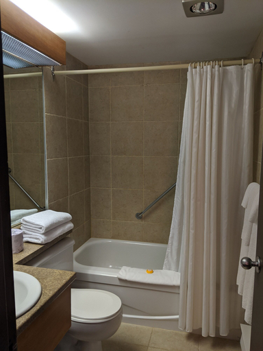 Bathroom 5, Hotel Cheribourg, an Ascend Collection Hotel, Memphrémagog