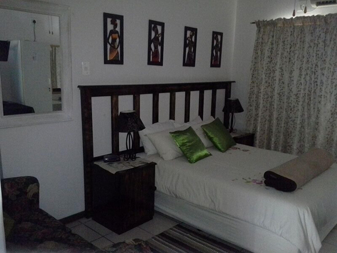 Bedroom 2, La Rochelle Inn, Uthungulu