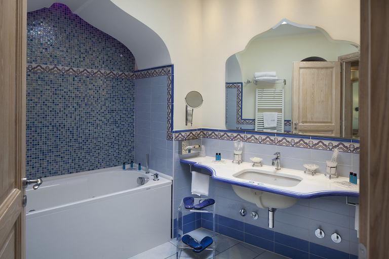 Bathroom 5, Sorriso Thermae Resort & Spa, Napoli