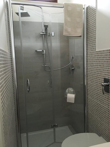 Bathroom 5, Il Ficodindia, Trapani