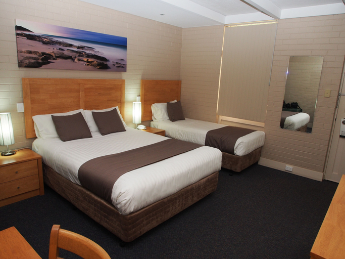 Bedroom 3, Dongara Hotel Motel, Irwin