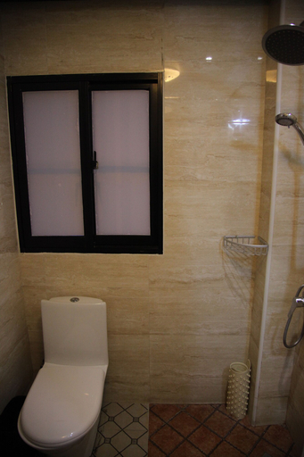 Bathroom 5, Shanghai Fish Inn Bund, Shanghai