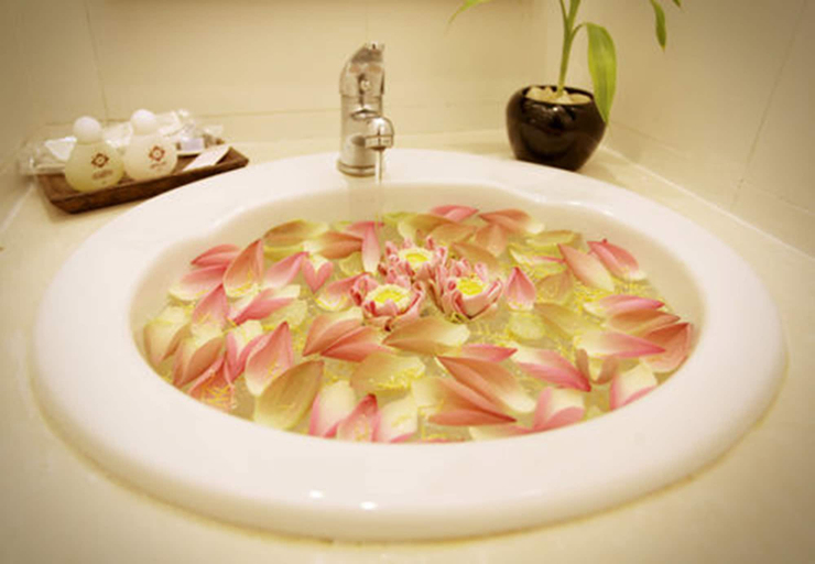 Bathroom 4, Xing Angkor Hotel, Siem Reap