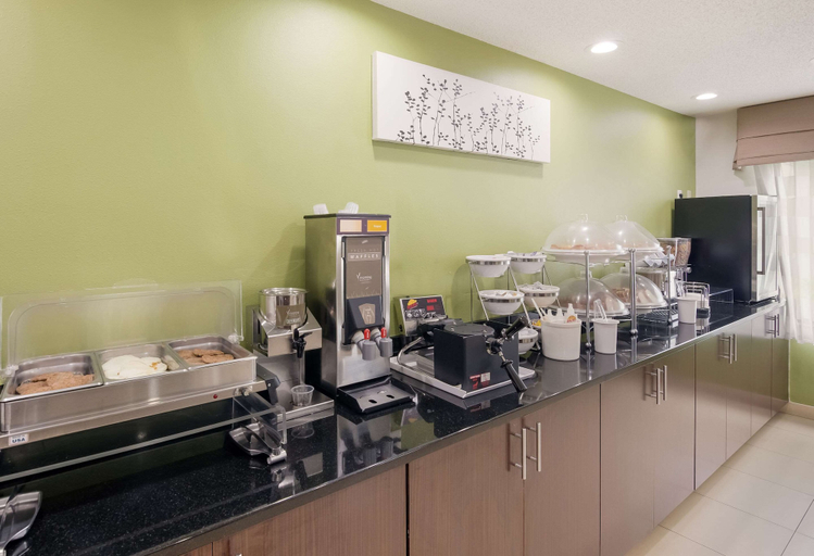 Food & Drinks 5, Sleep Inn Tanglewood, Roanoke