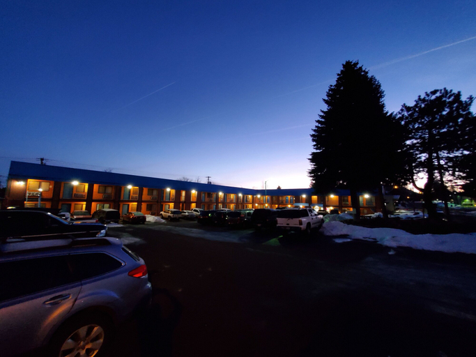 Exterior & Views 2, Motel West, Deschutes