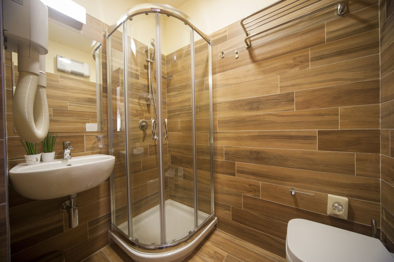 Bathroom 3, Hotel Ostuni, Rimini