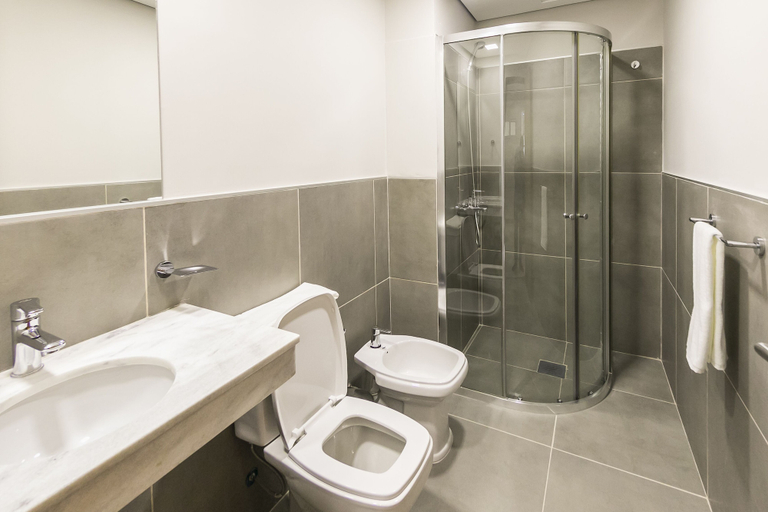 Bathroom 4, Asuncion Rent Suites Centro, Asunción