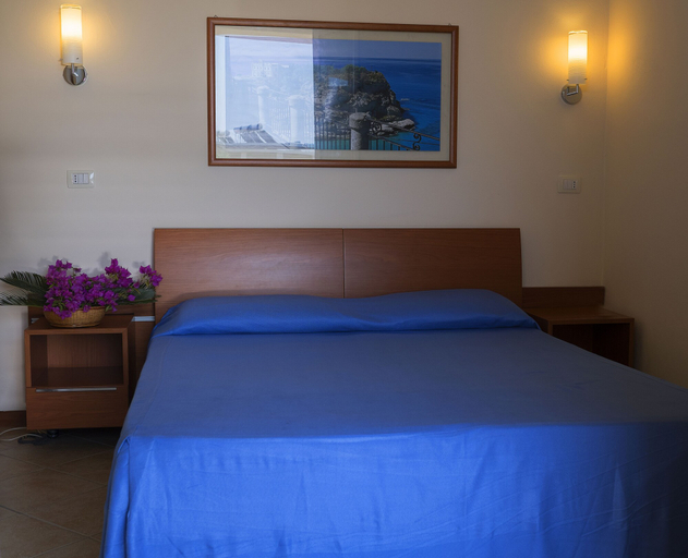 Bedroom 3, Le Rosette Resort, Vibo Valentia
