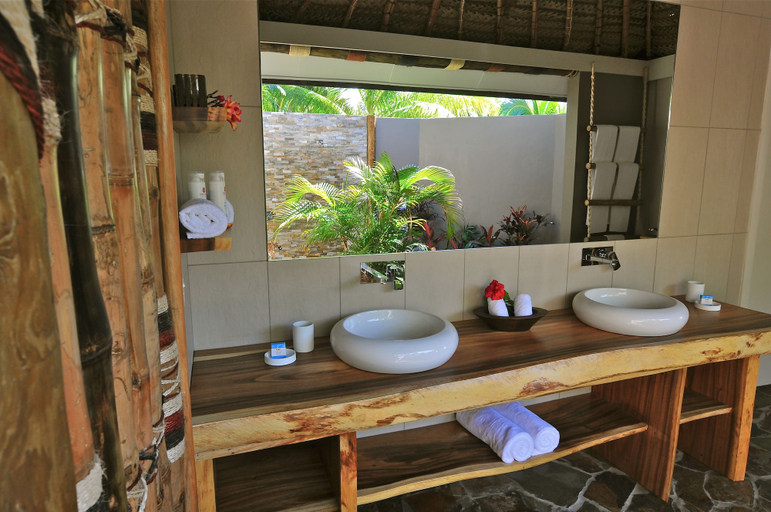 Bathroom 5, Paradise Cove Resort, Ba