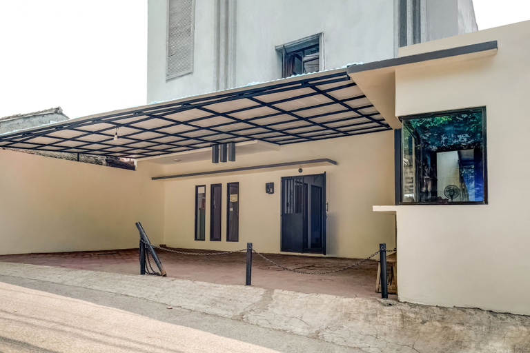 Exterior & Views 2, Hotel O Graha Hsc Syariah, Depok