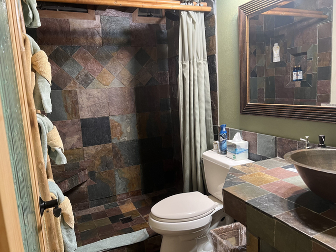 Bathroom, Mango Suite, Maui
