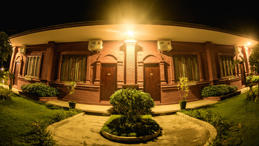 Exterior & Views 2, Royal Emerald River View Resort, Myingyan