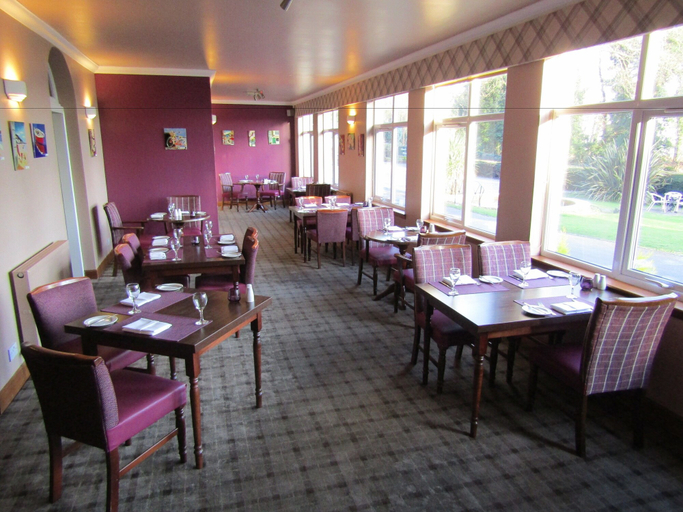 Food & Drinks 5, Kingswood Hotel, Fife