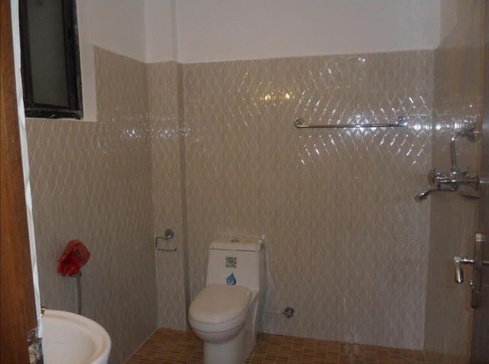 Bathroom 5, Heritage De Patan, Bagmati