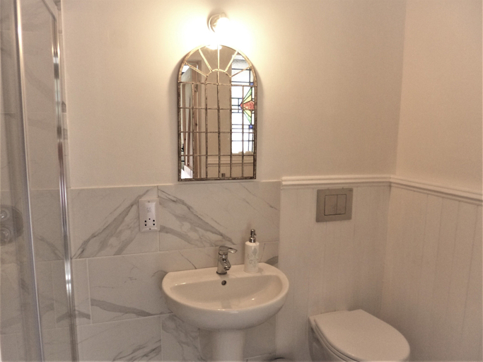 Bathroom 3, The Burrows Bed and Breakfast, Pembrokeshire