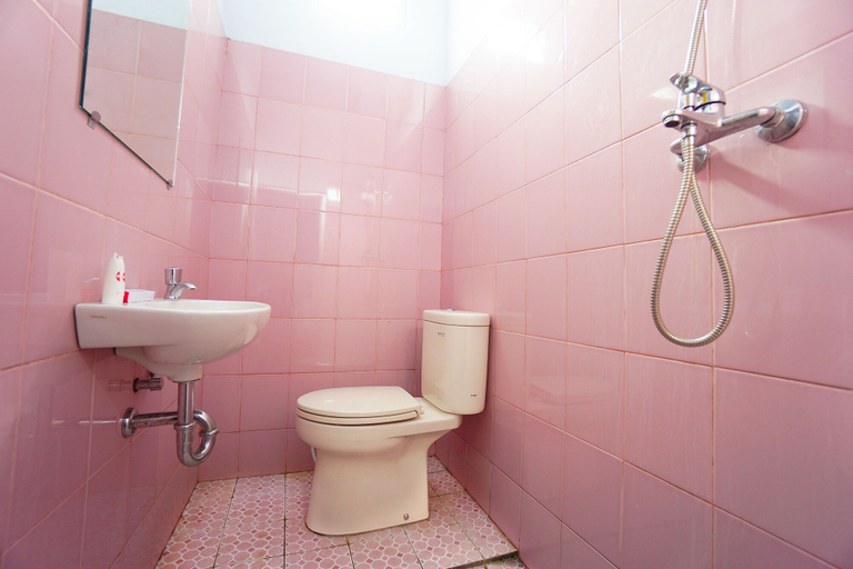 Bathroom 3, OYO 1064 Manado Airport Homestay, Manado