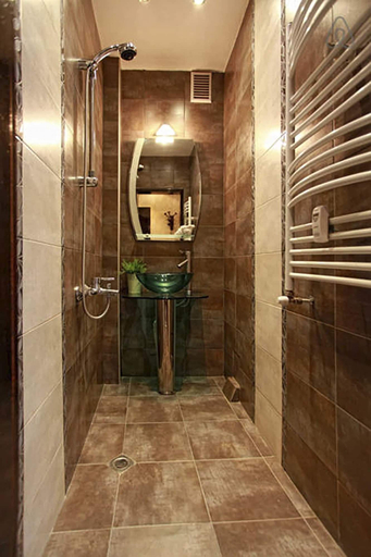 Bathroom 3, Raya Maisonette, Stolichna