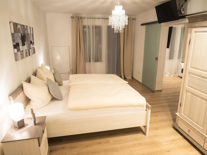 Bedroom 3, WAGNERS Hotel im Frankenwald, Kronach