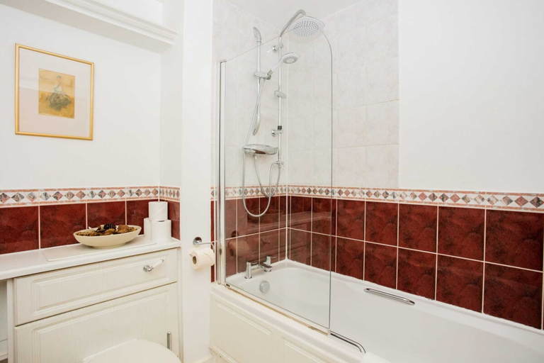 Bathroom 3, 1 Bedroom Apartment near St. Paul's Cathedral, London