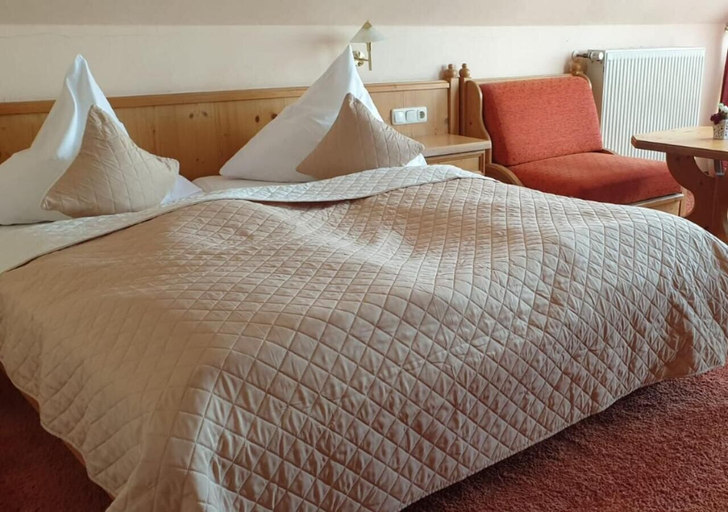 Bedroom 3, Hotel Zur Igelstadt, Waldeck-Frankenberg