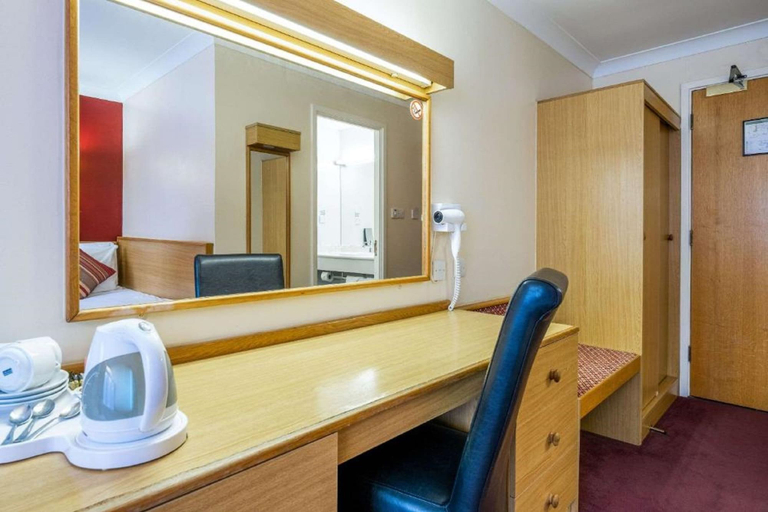 Bathroom 4, Comfort Inn Arundel, West Sussex