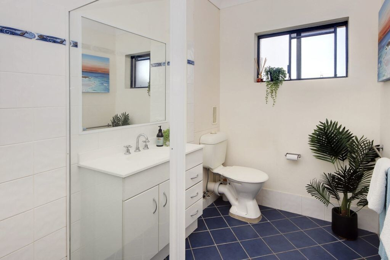 Bathroom, Anchored at South West Rocks, Kempsey