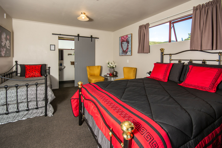 Bedroom 3, Palmira Lodge, Marlborough