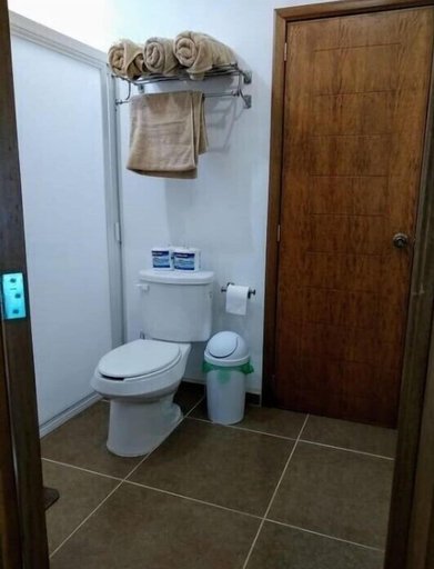 Bathroom 3, Casa Olivos, Compostela
