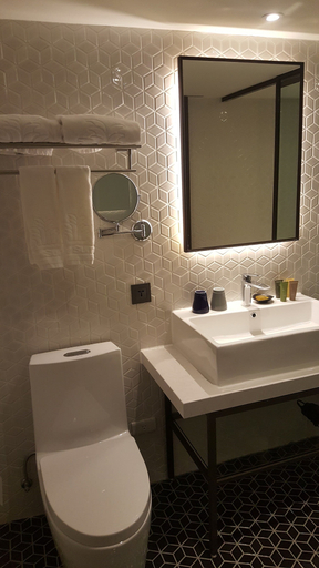 Bathroom 5, City Suites - Main Station, Taipei City