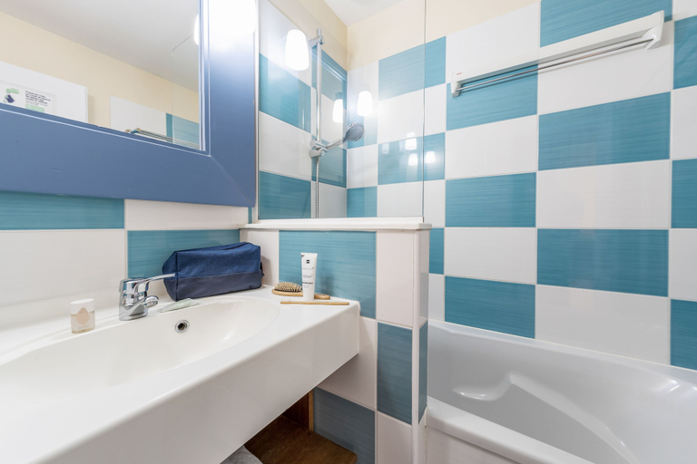 Bathroom 3, Pierre & Vacances Village Belle Dune, Somme