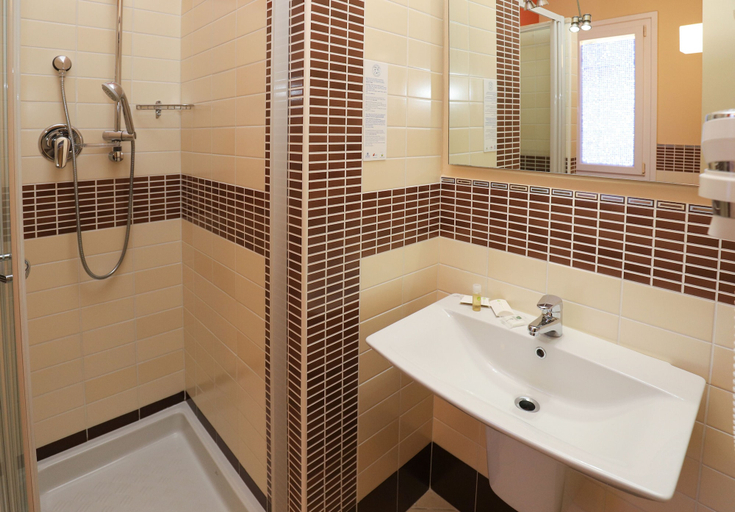 Bathroom 5, Janus Hotel, Sassari