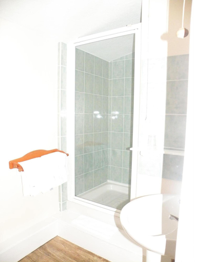 Bathroom 4, Hartland Quay Hotel, Devon