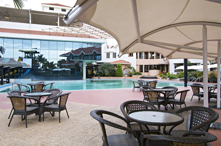 Food & Drinks 5, Aldovia Resort & Convention, Bangalore Rural