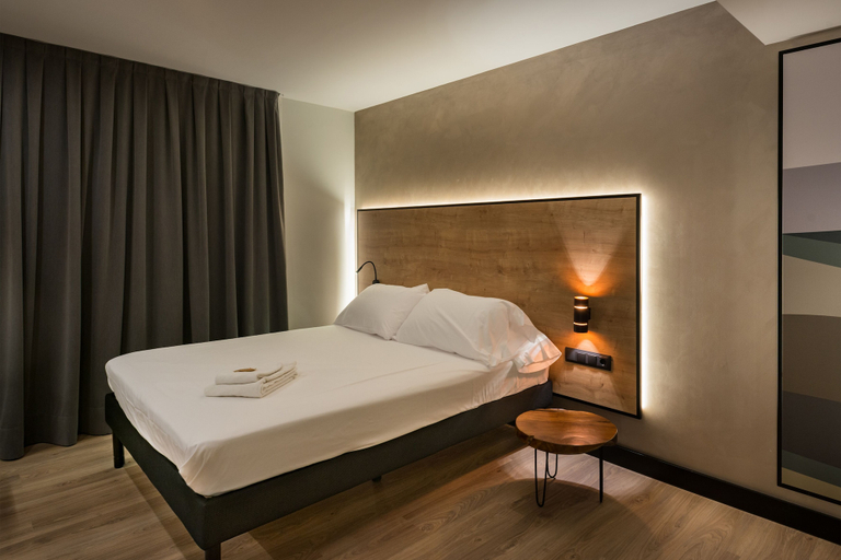 Bedroom 4, ibis Styles Figueres Ronda, Girona
