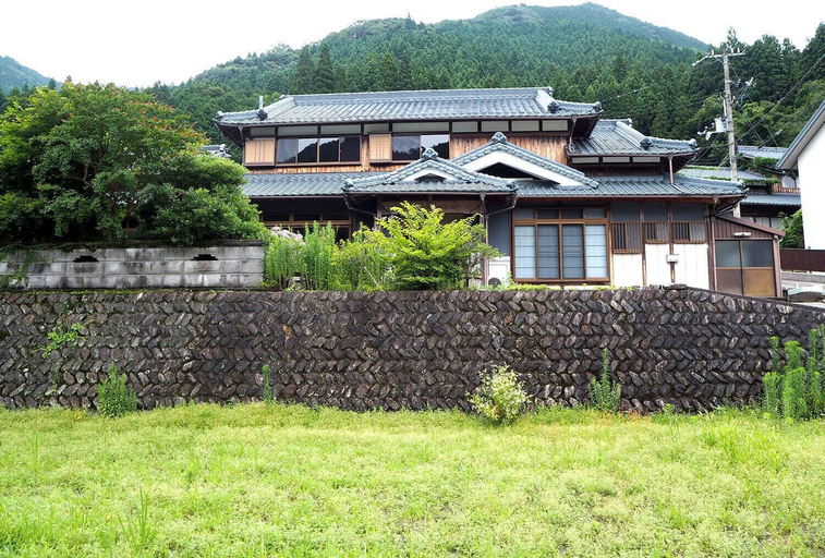 Others 5, Hoshi to Kaze no Niwa, Kamikawa