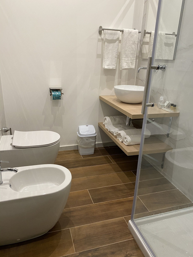Bathroom 4, Hotel Europa, Torino