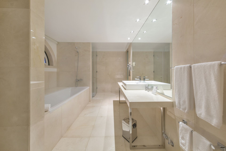 Bathroom 4, Monte Real Hotel, Termas & Spa, Leiria